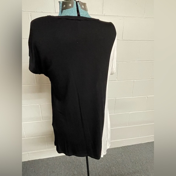Ten 6 Ten Asymmetric Women's Color Block Top - Picture 3 of 8